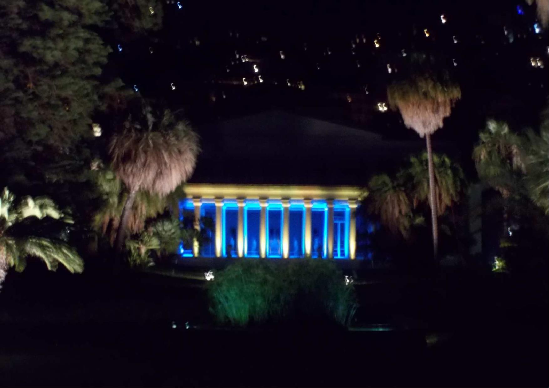Risultati immagini per villa pignatelli notte